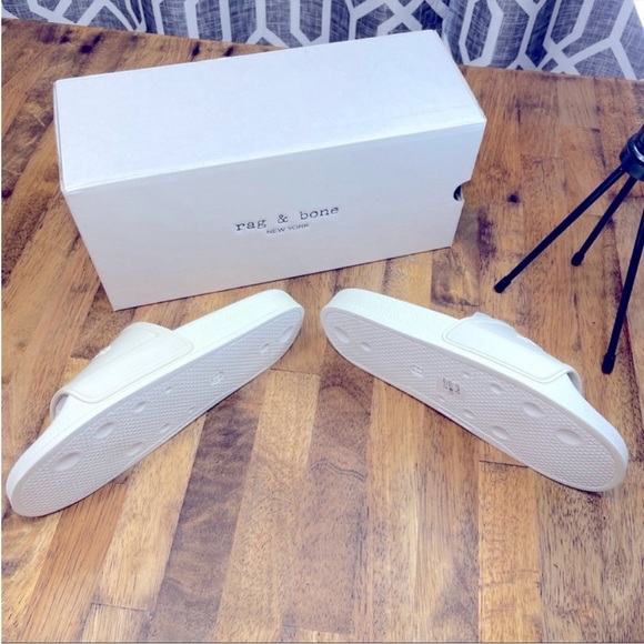 NWT rag & bone pool slide with logo. White. Size 6. Includes box - Picture 4 of 6